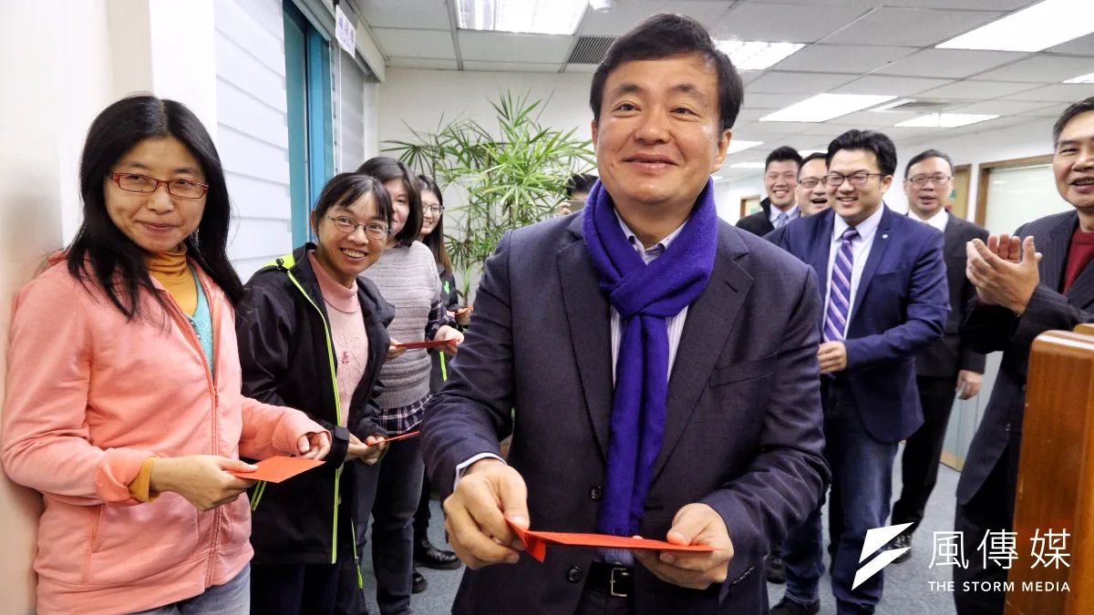 民進黨秘書長洪耀福則說,馬政府過去8年,重大建設投資幾乎是停頓,所以台灣經濟能量下跌,現在政府提出大的建設計劃,目標是為了投資信心,現在是在趕進度。(資料照,曾原信攝)