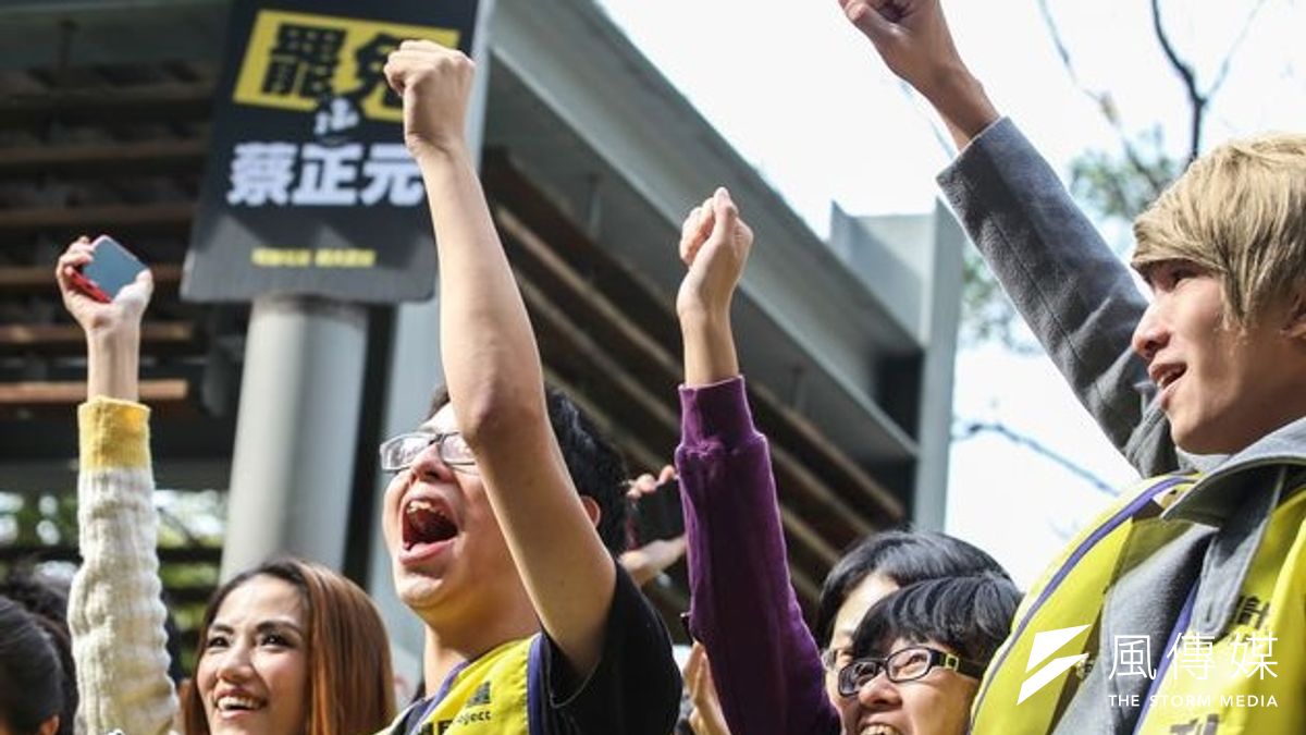 立法怠惰讓國家舉步難前,民眾即使連署讓罷免立委成案,但是,「依法」卻不能宣傳罷免,就是典型案例。(林韶安攝) 立法怠惰讓國家舉步難前,民眾即使連署讓罷免立委成案,但是,「依法」卻不能宣傳罷免,就是典型案例。(林韶安攝)