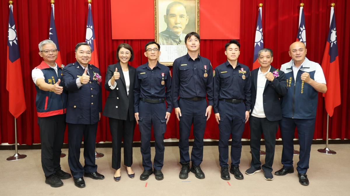 警察節將至 許淑華表揚績優員警肯定在維護治安及交通工作上卓越表現