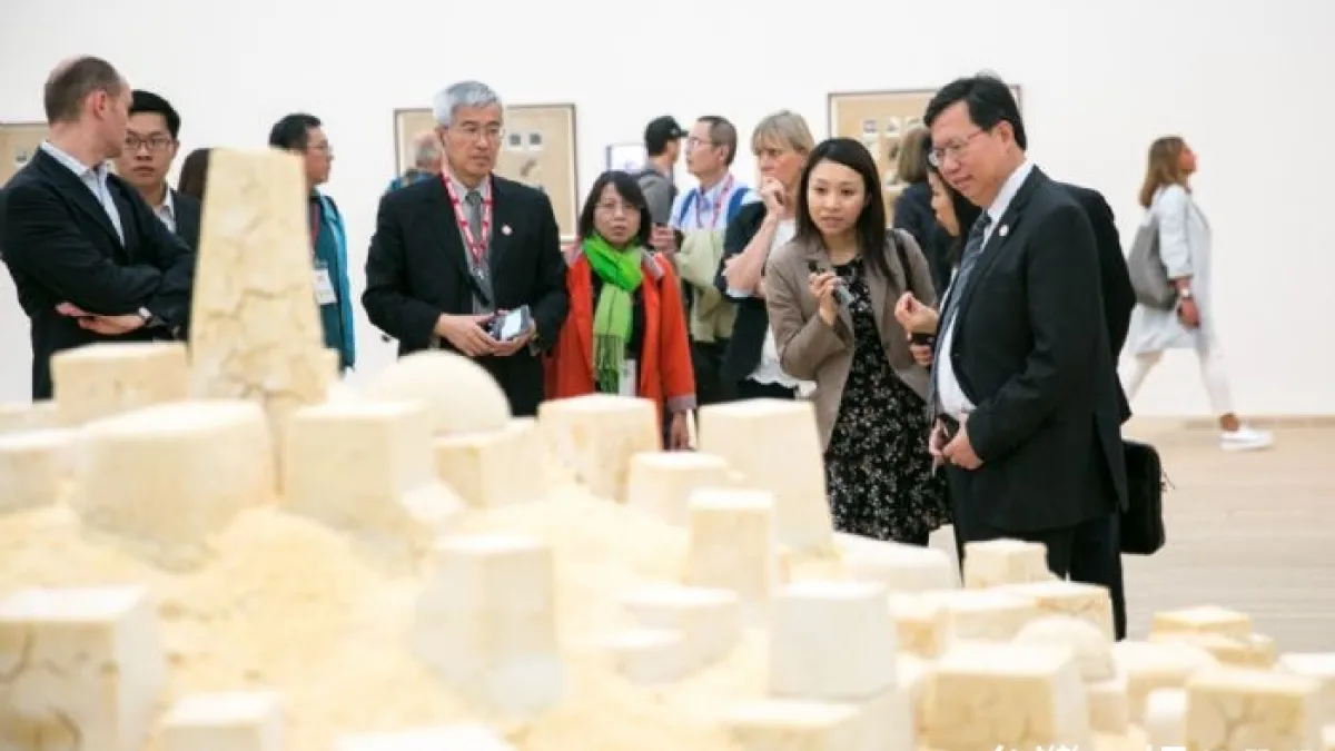 汲取文化藝術經營經驗 鄭文燦參訪英泰特現代美術館