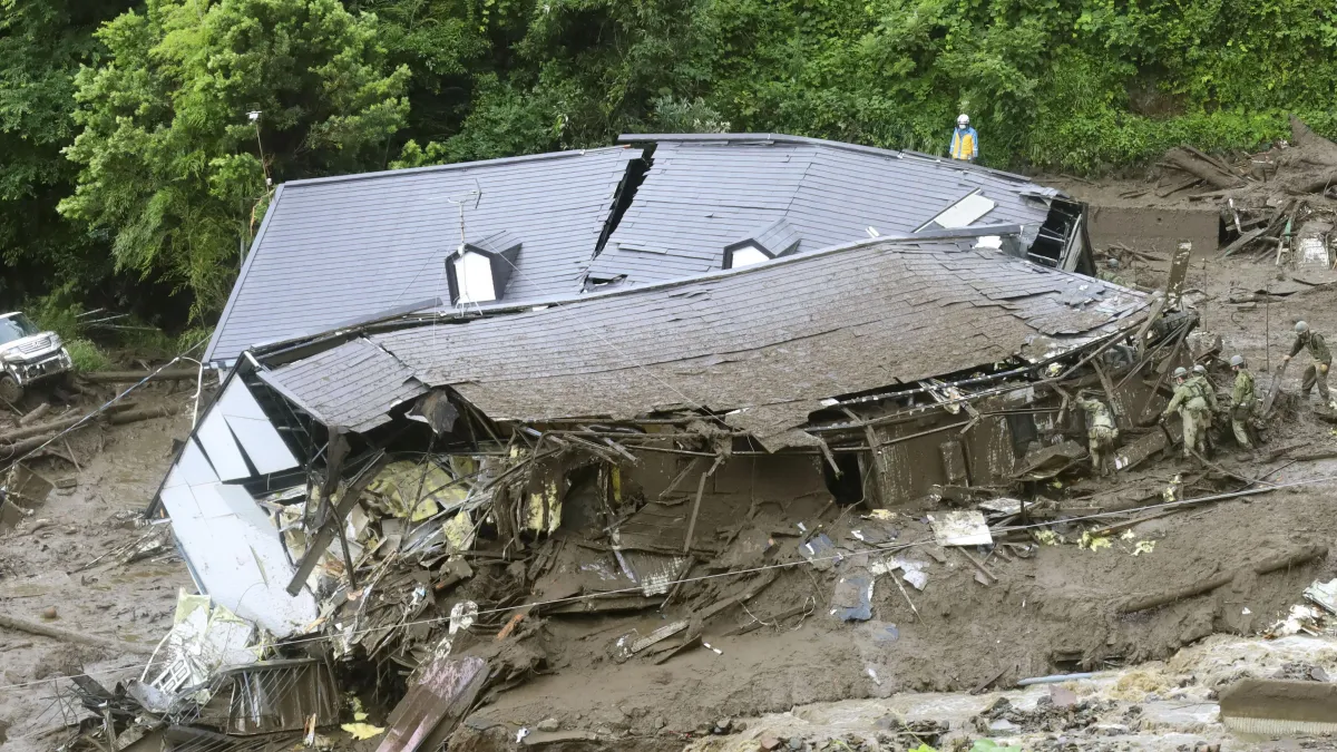2021年7月,日本靜岡縣熱海市伊豆山近日發生大規模土石流災害(AP)