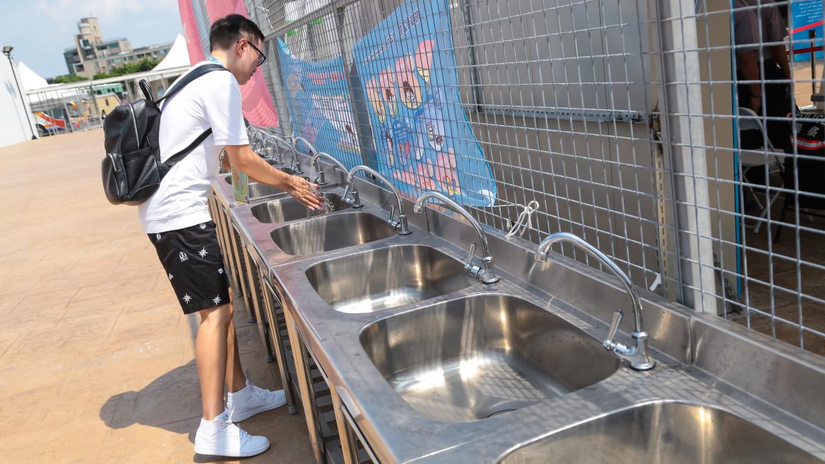 今年首例本土副傷寒!北部男發燒全身痛確診 疾管署教你2招防感染