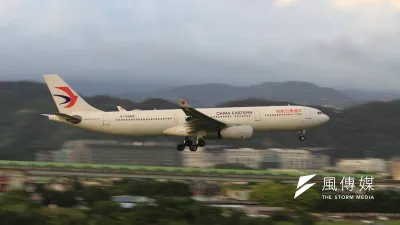 飛行M503航線的四家民航機,中國東方航空。(方炳超攝)