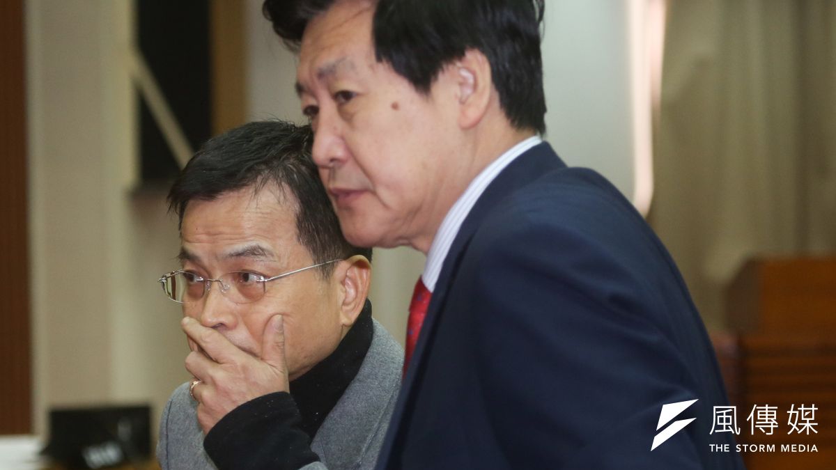 國民黨團幹事長賴士葆(左)說,修憲工程愈快啟動愈好。(資料照/余志偉攝) 國民黨團幹事長賴士葆(左)說,修憲工程愈快啟動愈好。(資料照/余志偉攝)