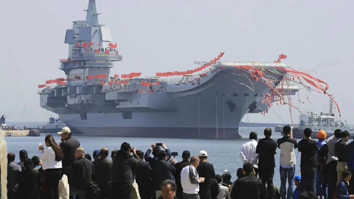 山東艦(新華社)