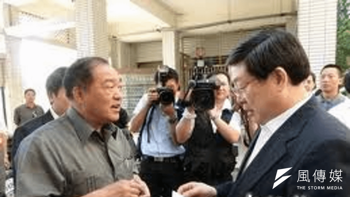 基隆市長張通榮因幫酒駕傷警女子廖美秀關說,今天2審判決1年8個月,無緩刑。(取自中評社) 基隆市長張通榮因幫酒駕傷警女子廖美秀關說,今天2審判決1年8個月,無緩刑。(取自中評社)