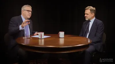 歷史學者弗格森(Niall Ferguson, 右)認為美中進入冷戰2.0,中國五、六年內會封鎖台灣。(翻拍自YouTube《罕見知識》)