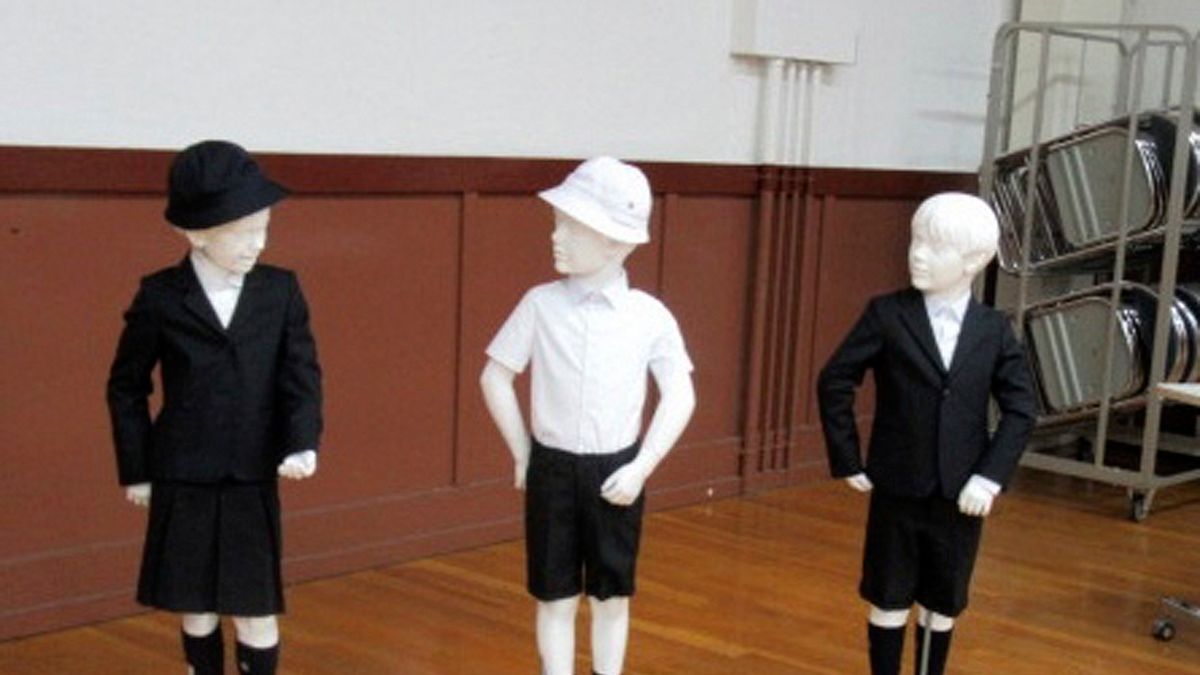 日本公立小學請來亞曼尼設計制服(AP) 日本公立小學請來亞曼尼設計制服(AP)