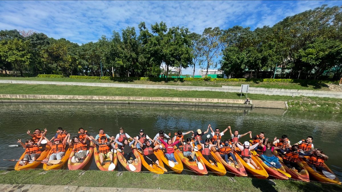 民政局辦單身聯誼場次「瀲瀲康橋-誰帶走了那片雲彩」17日在宜人的興大康橋完美落幕,帶領52位單身男女參與活動。(圖/台中市政府) 民政局辦單身聯誼場次「瀲瀲康橋-誰帶走了那片雲彩」17日在宜人的興大康橋完美落幕,帶領52位單身男女參與活動。(圖/台中市政府)