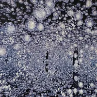 チームラボ《Bubble Universe》:光の球体がぷるんと輝き、環境と一体化して生まれる幻想的な光の空間。(写真/©チームラボ提供) チームラボ《Bubble Universe》:光の球体がぷるんと輝き、環境と一体化して生まれる幻想的な光の空間。(写真/©チームラボ提供)