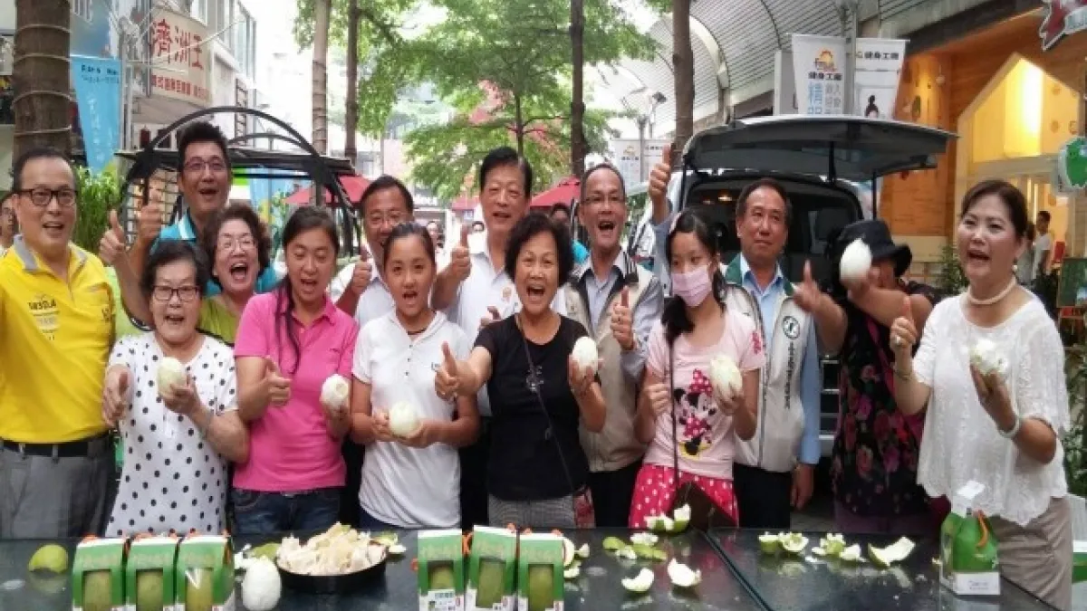 麻豆柚農赴台中推銷文旦 邀民眾感受正港美味