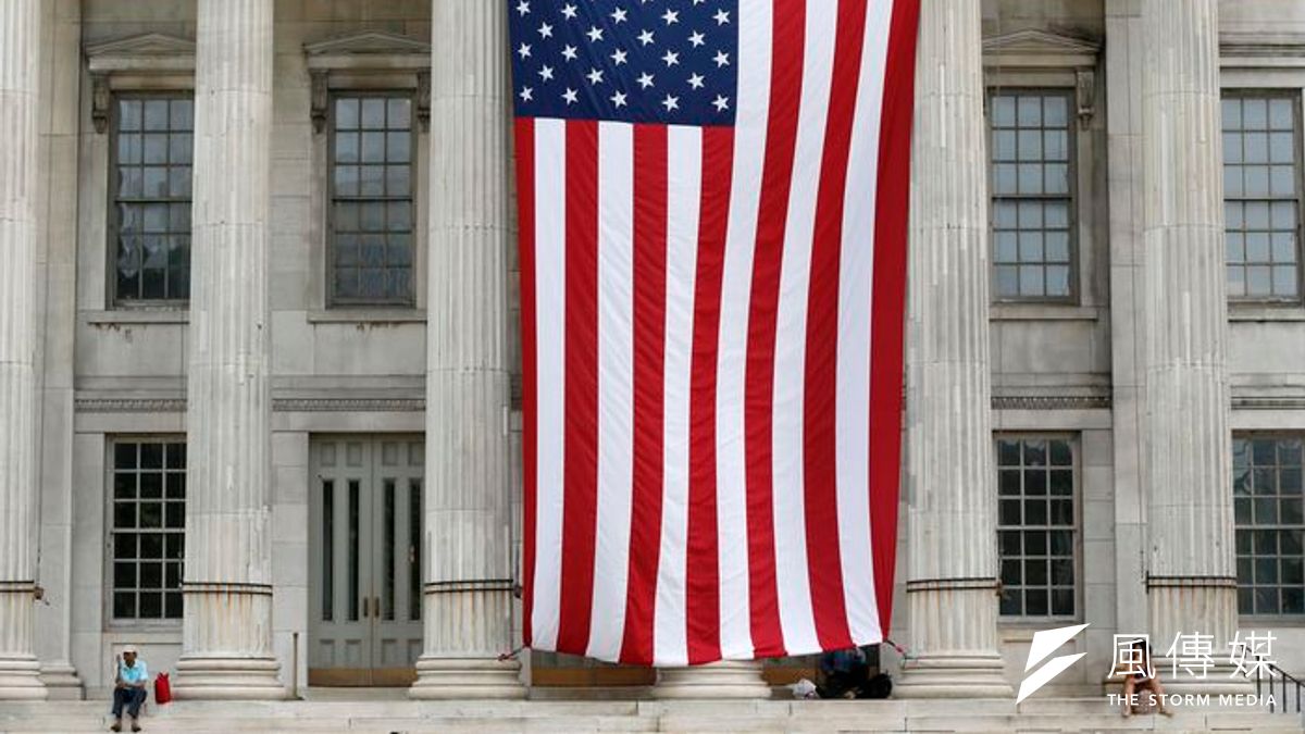 7月4日適逢美國國慶,歐美機場提防炸彈攻擊。(美聯社) 7月4日適逢美國國慶,歐美機場提防炸彈攻擊。(美聯社)