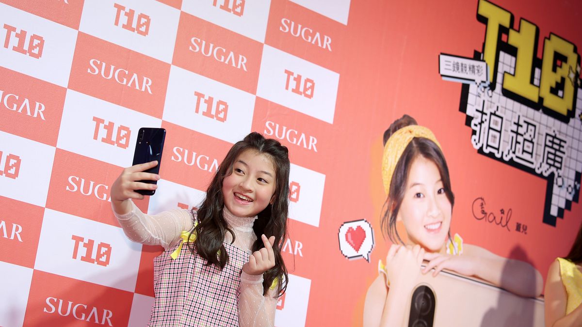 Gail 在台灣代言 SUGAR T10 手機,並擔任一日店長與粉絲見面。 (圖/SUGAR手機) Gail 在台灣代言 SUGAR T10 手機,並擔任一日店長與粉絲見面。 (圖/SUGAR手機)