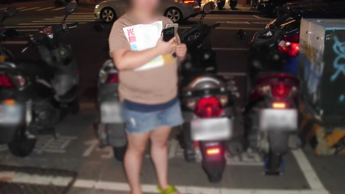 搶買知名伴手禮 老婦錢包誤放他人機車