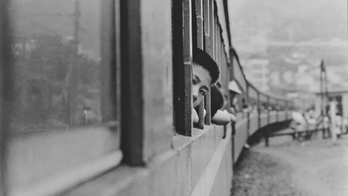 搭火車通學的少年,1978。(阮義忠作品)