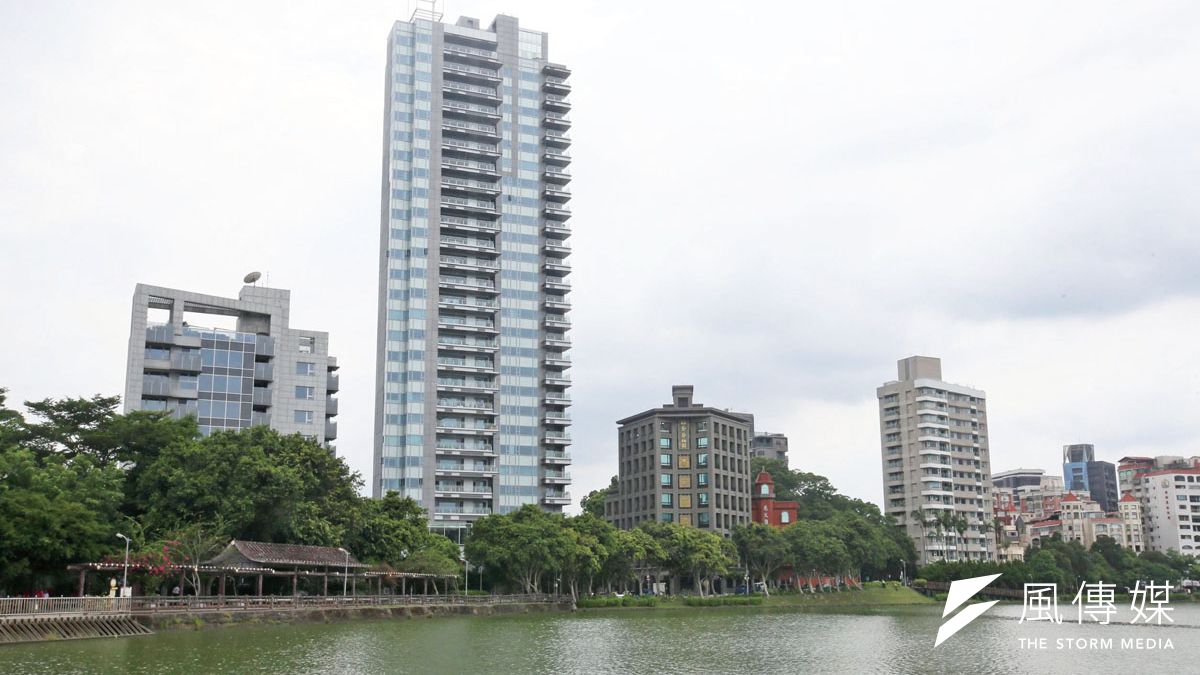 滯洪池經過綠美化之後被當成湖,如大台北地區三大湖之一的碧湖。(柯承惠攝) 滯洪池經過綠美化之後被當成湖,如大台北地區三大湖之一的碧湖。(柯承惠攝)