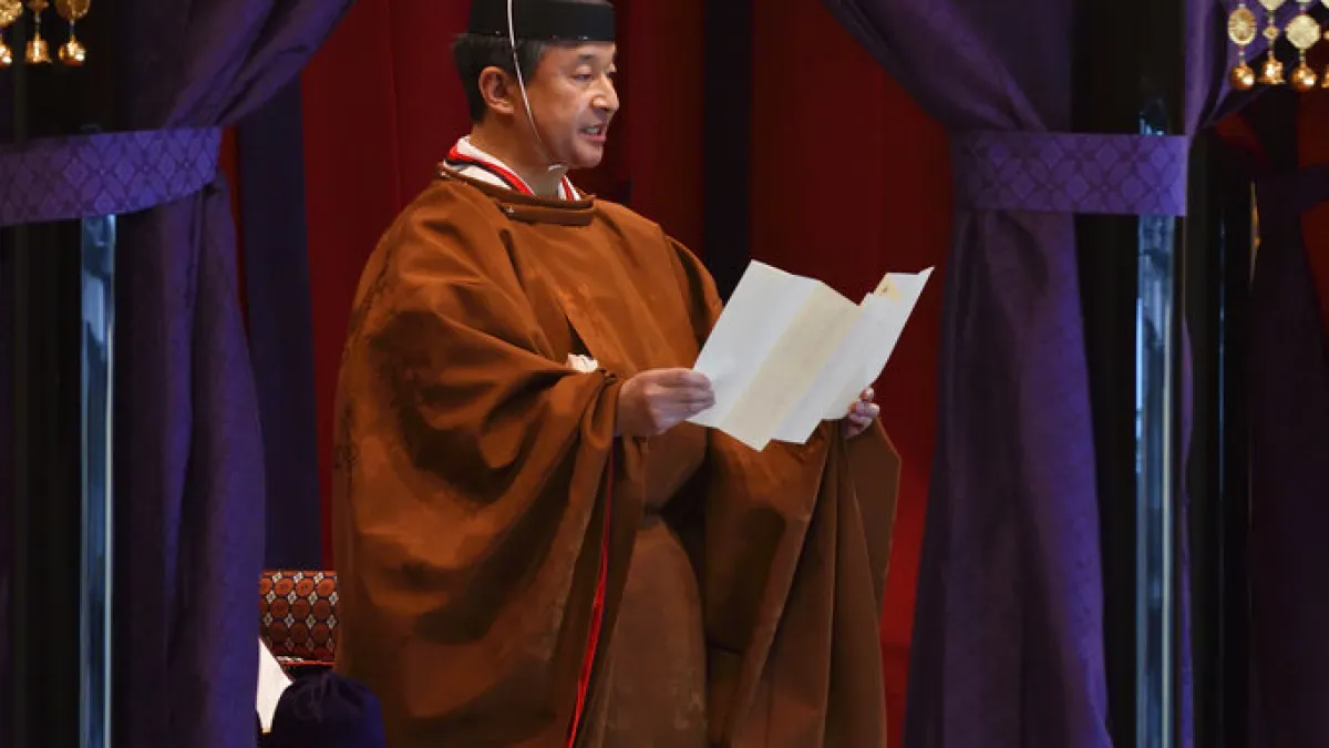 日本德仁天皇在「即位禮正殿之儀」致詞。(美聯社)