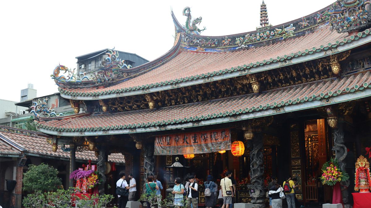 平安符、錢母去哪裡求最好?2026馬年全台必拜「6廟宇」推薦,這間「貓派土地公」萌翻台東