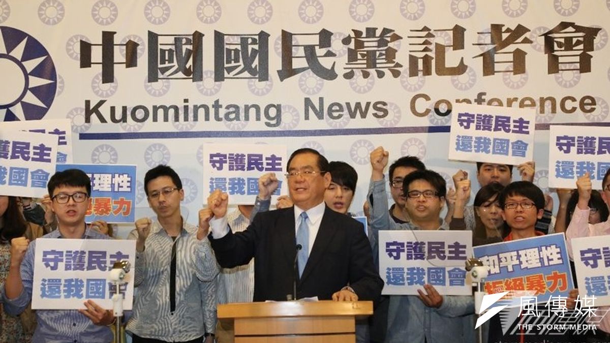 國民黨秘書長曾永權21日指示,民進黨提出的《核四公投特別條例》不可行,且此例一開,為任何議題都可以提出公投特別條例,等於把《公投法》廢了。(羅暐智攝) 國民黨秘書長曾永權21日指示,民進黨提出的《核四公投特別條例》不可行,且此例一開,為任何議題都可以提出公投特別條例,等於把《公投法》廢了。(羅暐智攝)