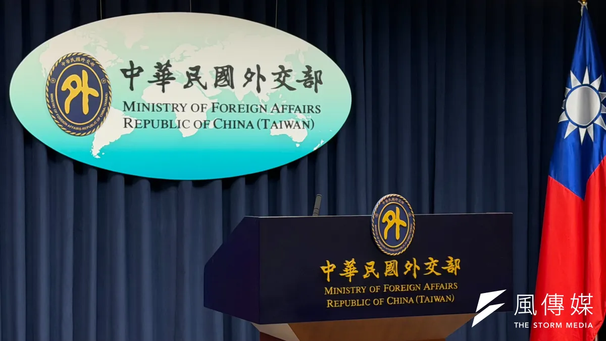 筆者認為,賴清德政府的兩岸路線正面臨高度爭議,一方面延續「抗中」基調,卻在國際局勢轉向「美中對話」的時刻顯得逆勢而行,使台灣陷入被動與高風險的處境。(鍾秉哲攝)