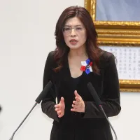 將應中共中央邀請率團訪陸 鄭麗文中常會說明 國民黨1日下午在中央黨部召開中常會,黨主席鄭麗文(圖)表示,她將於4月7日率團訪陸,國民黨有不可推卸的歷史任務,證明兩岸可透過對話交流,締造和平穩定的兩岸關係。中央社記者謝佳璋攝115年4月1日 將應中共中央邀請率團訪陸 鄭麗文中常會說明 國民黨1日下午在中央黨部召開中常會,黨主席鄭麗文(圖)表示,她將於4月7日率團訪陸,國民黨有不可推卸的歷史任務,證明兩岸可透過對話交流,締造和平穩定的兩岸關係。中央社記者謝佳璋攝115年4月1日