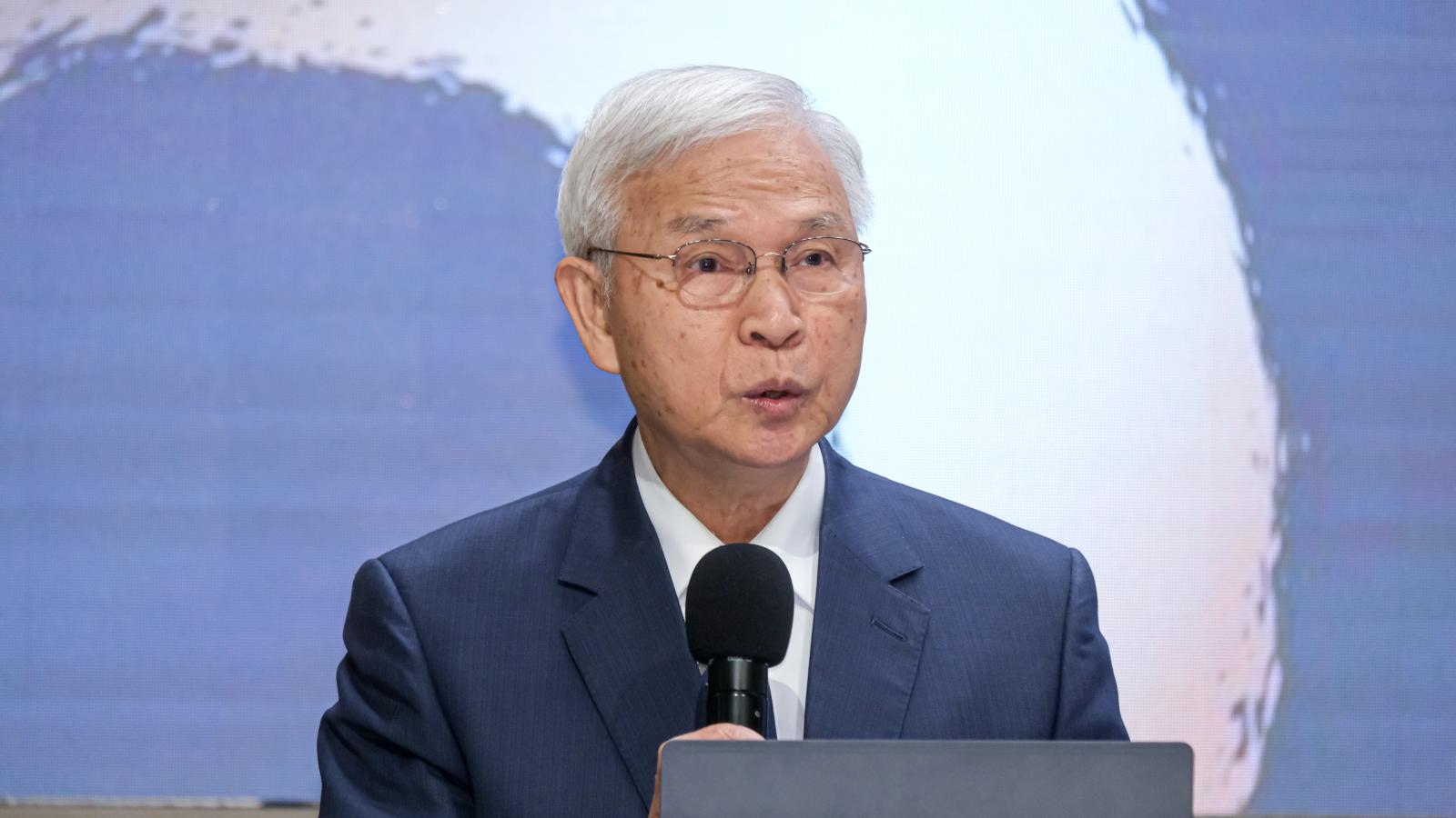 楊金龍深情追憶恩師侯金英,細數「台灣金融教母」賢伉儷畢生貢獻