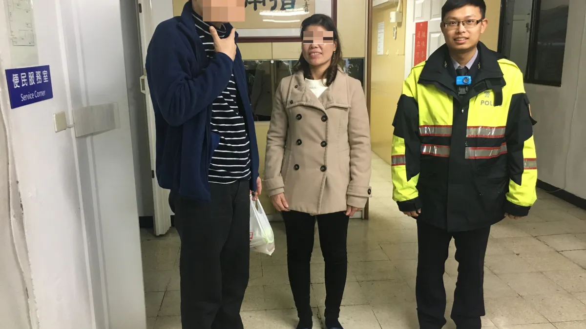 警方協助身障男返家,家屬:「感謝警察細心及熱心協助,服務真好」。(圖取自文山第一分局)