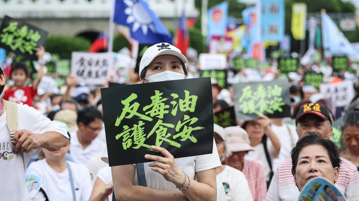 藍白號召凱道反毒油喊破20萬人 總統府、行政院:盼與會縣市長速回工作崗位