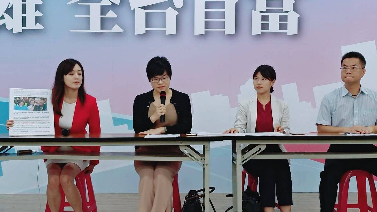 韓國瑜競選總部執行長林國正、伯衡法律事務所律師洪巧華、伯衡法律事務所律師王雅芳、韓國瑜競選總部發言人何庭歡。(圖/徐炳文攝) 韓國瑜競選總部執行長林國正、伯衡法律事務所律師洪巧華、伯衡法律事務所律師王雅芳、韓國瑜競選總部發言人何庭歡。(圖/徐炳文攝)