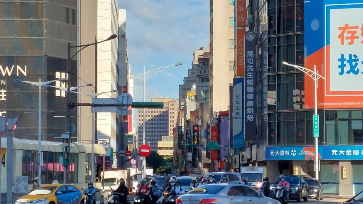 投保汽車強制險網購電商平台送購物金。(圖/截圖自網路)