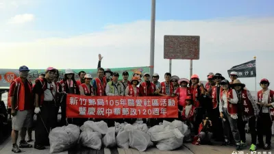 守護香山濕地 郵局號召員工淨灘