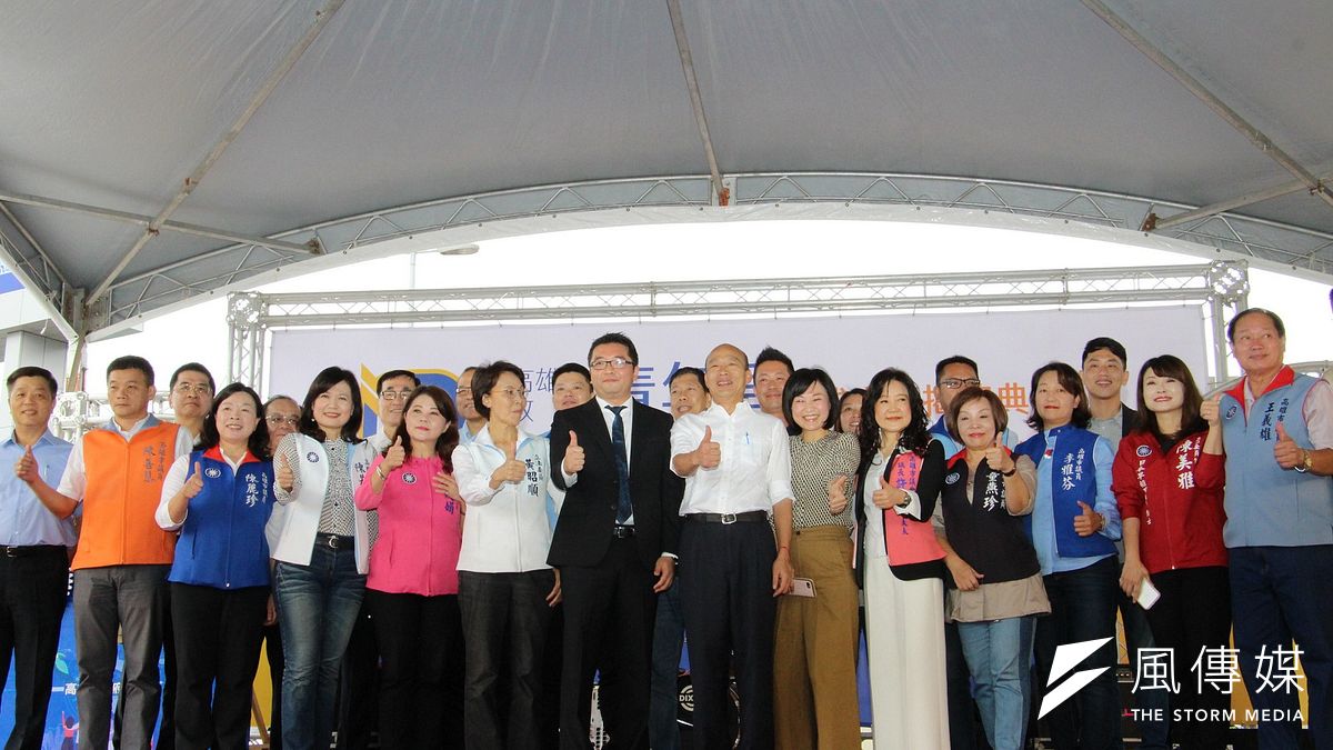 籌備五個多月的高雄市政府青年局,在高雄國家體育場正式成立。(圖/徐炳文攝) 籌備五個多月的高雄市政府青年局,在高雄國家體育場正式成立。(圖/徐炳文攝)