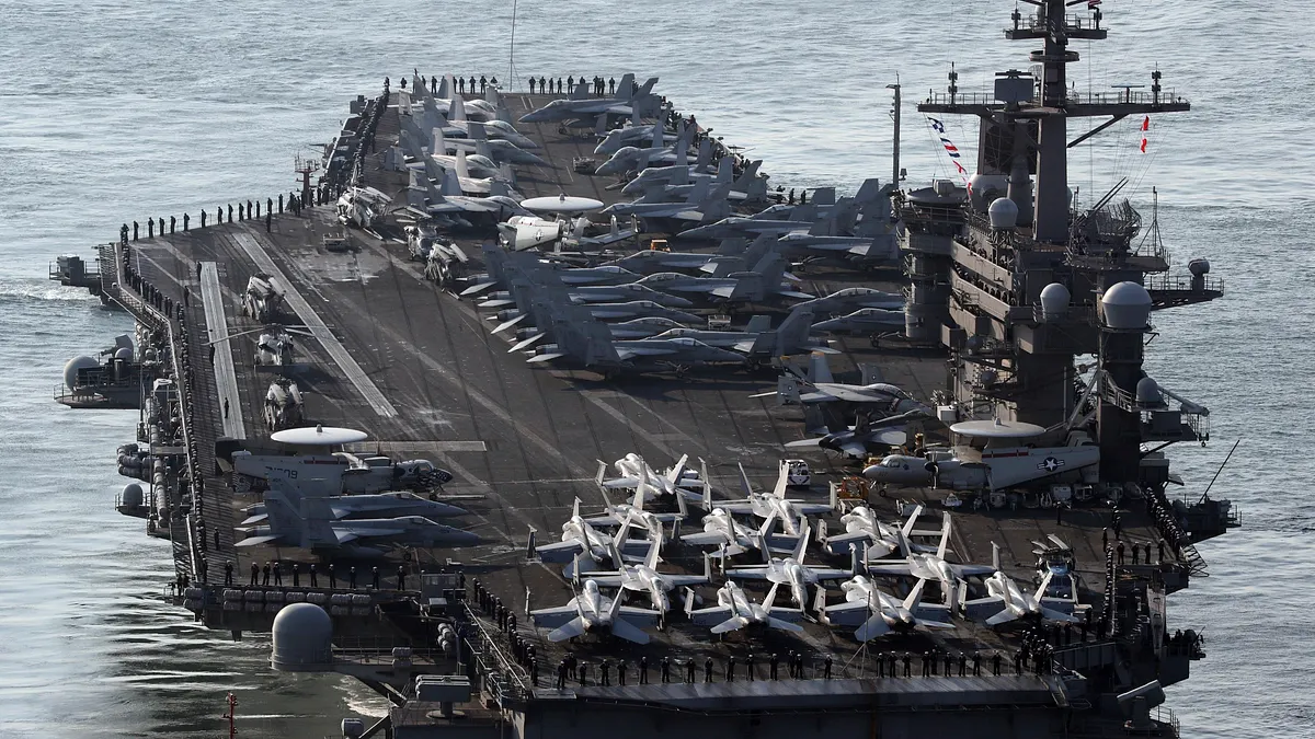 美軍卡爾文森號航空母艦在朝鮮半島海域參加美韓軍演。(美聯社) 美軍卡爾文森號航空母艦在朝鮮半島海域參加美韓軍演。(美聯社)