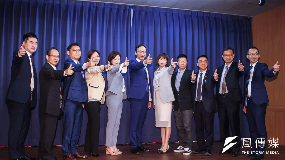 國民黨總統競選主委朱立倫16日召開「跨域領航戰隊」成立記者會。(蔡親傑攝) 國民黨總統競選主委朱立倫16日召開「跨域領航戰隊」成立記者會。(蔡親傑攝)