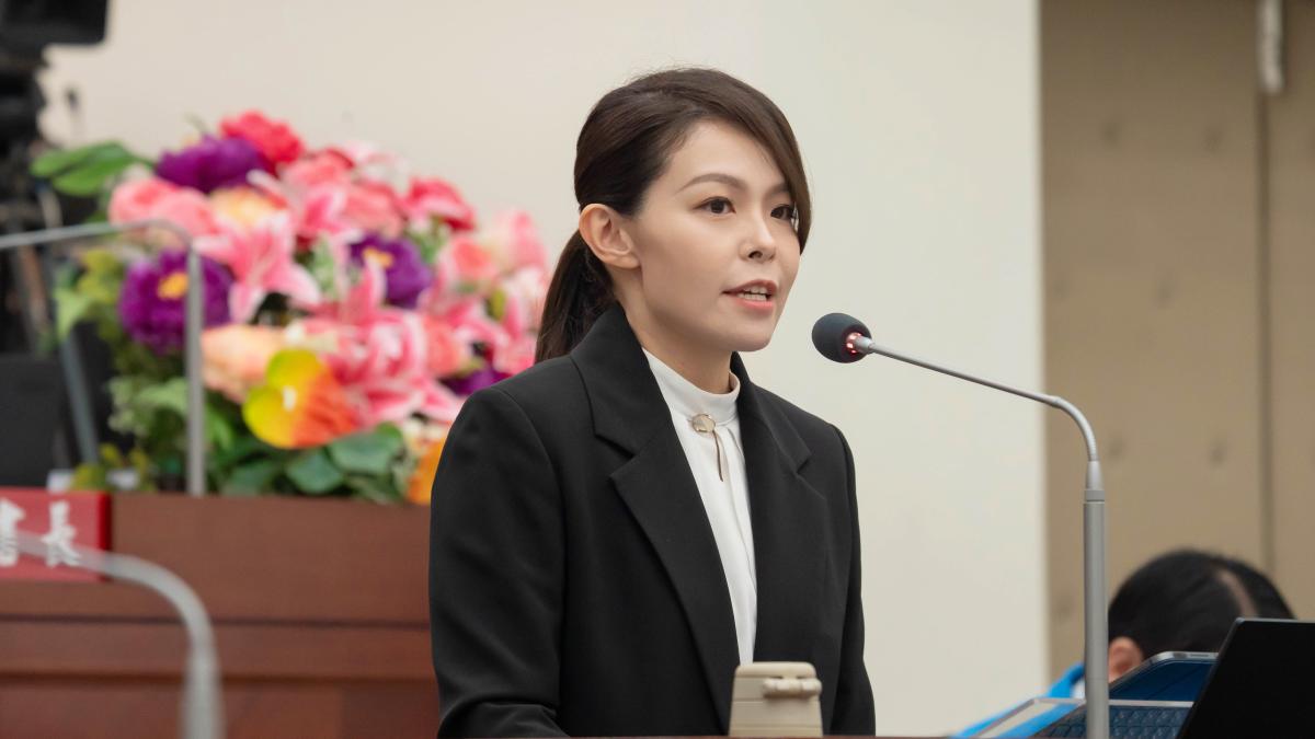 莊競成大打高虹安新竹棒球場問題踢鐵板?黃揚明看民調1數據:連綠粉都不太挺
