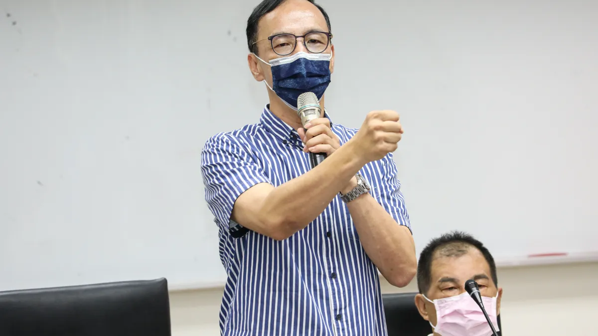朱立倫在驚濤駭浪中贏得國民黨主席的選舉,但卻是黨史首次得票未過半的黨主席。(資料照,朱立倫辦公室提供)