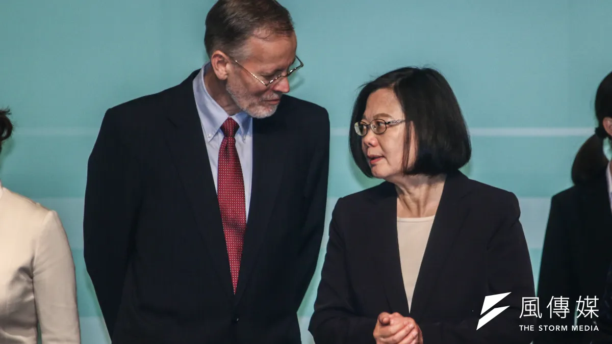 女性經濟賦權高峰會:總統蔡英文與美國在台協會台北辦事處處長酈英傑。(蔡親傑攝)