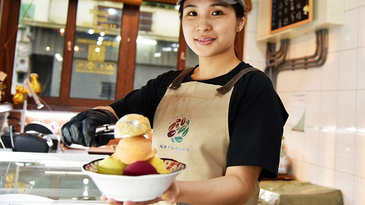 29歲的陳貞羽,在勞動部微型鳳凰創業貸款的資金挹注下成功創業。(圖/勞動力發展署雲嘉南分署提供) 29歲的陳貞羽,在勞動部微型鳳凰創業貸款的資金挹注下成功創業。(圖/勞動力發展署雲嘉南分署提供)