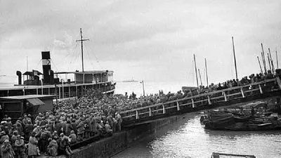 1949年,國軍在吳淞上船撤往臺灣。(維基百科)