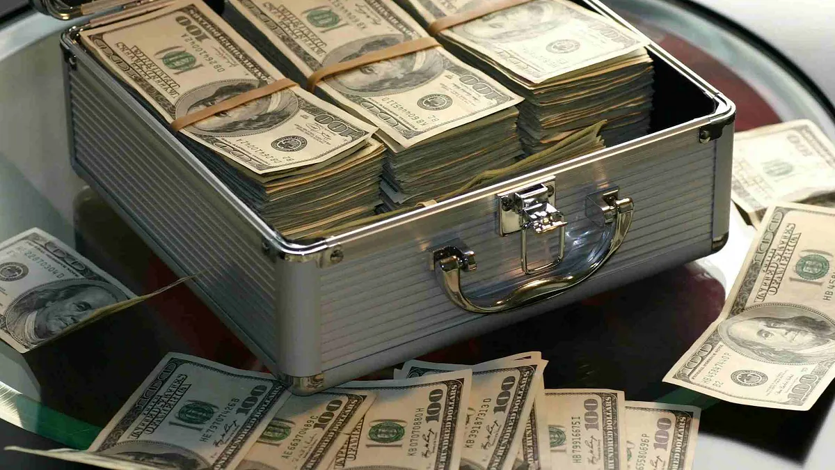 外媒揭白手起家富豪4大習慣:投資不等時機、多元收入、精算花費、相信自己值得。(示意圖/取自pexels) 外媒揭白手起家富豪4大習慣:投資不等時機、多元收入、精算花費、相信自己值得。(示意圖/取自pexels)