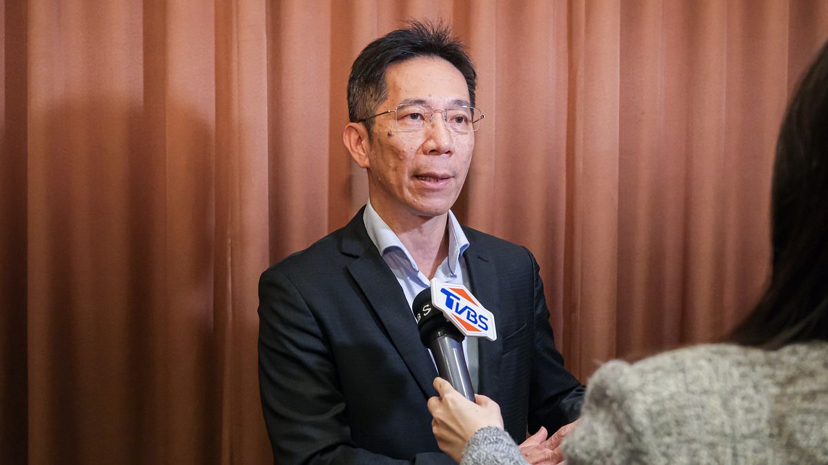 林百里「金孫」達明被捧太高?2個月內股價腰斬 「能否站回800元」專家這樣說