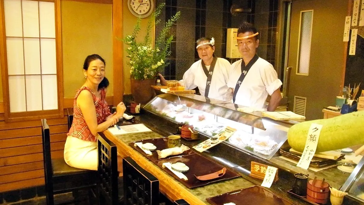 在日本懂得一道菜要從哪兒下箸的人,也只有美食通和具備上流教養的人!(圖/陳弘美提供) 在日本懂得一道菜要從哪兒下箸的人,也只有美食通和具備上流教養的人!(圖/陳弘美提供)