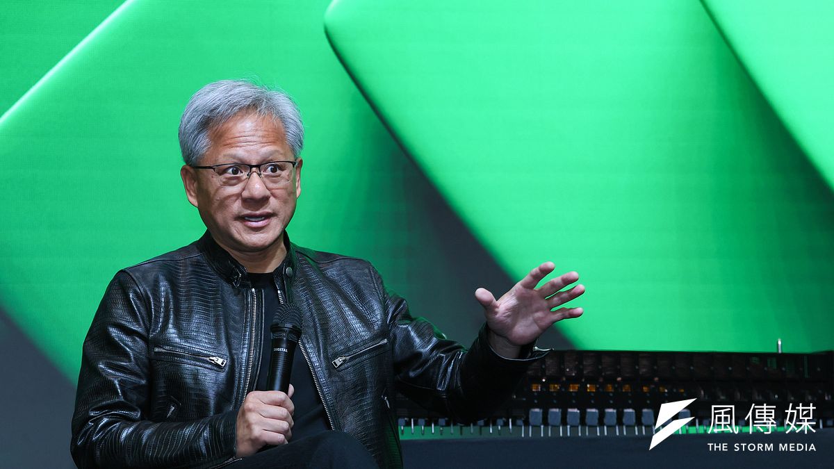 輝達執行長黃仁勳4日出席NVIDIA全球記者會時表示,將在台北附近找地興建總部。(顏麟宇攝) 輝達執行長黃仁勳4日出席NVIDIA全球記者會時表示,將在台北附近找地興建總部。(顏麟宇攝)