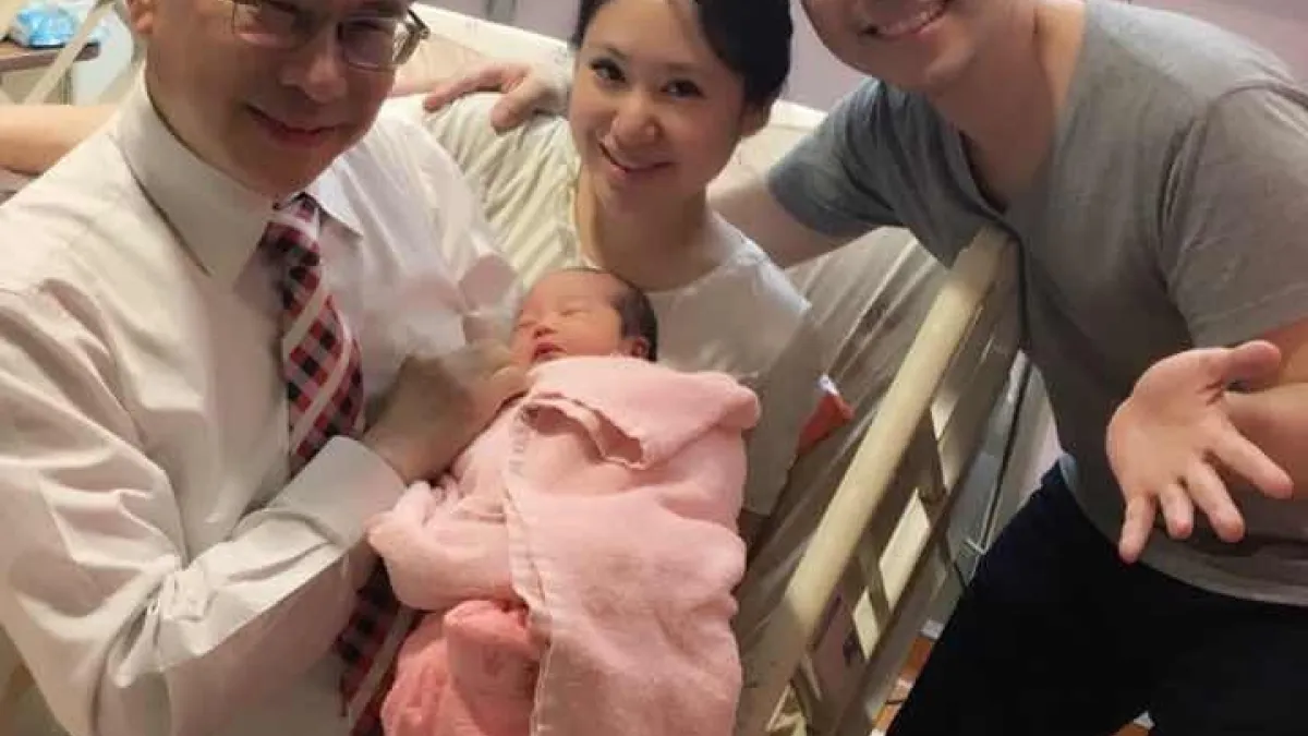 元旦喜迎小外孫女 涂醒哲變阿公