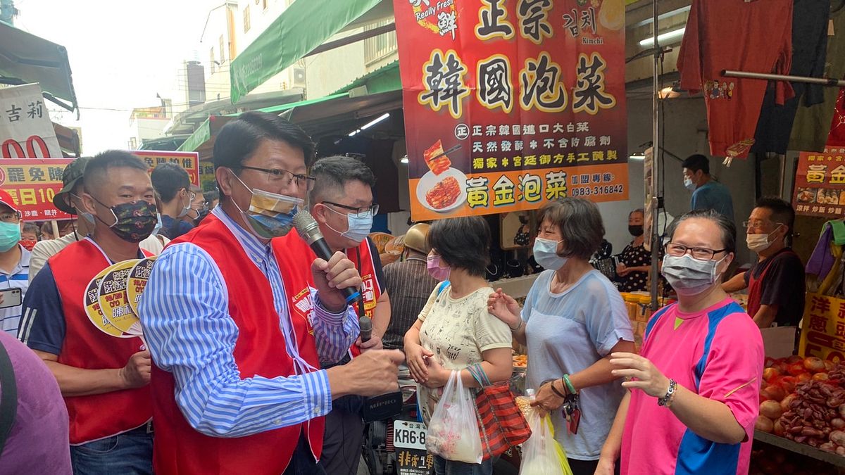 發起罷免立委陳柏惟的「刪Q總部」2日上午邀請立委江啟臣、陳玉珍、台南市議員謝龍介掃街宣傳。(刪Q總部提供) 發起罷免立委陳柏惟的「刪Q總部」2日上午邀請立委江啟臣、陳玉珍、台南市議員謝龍介掃街宣傳。(刪Q總部提供)