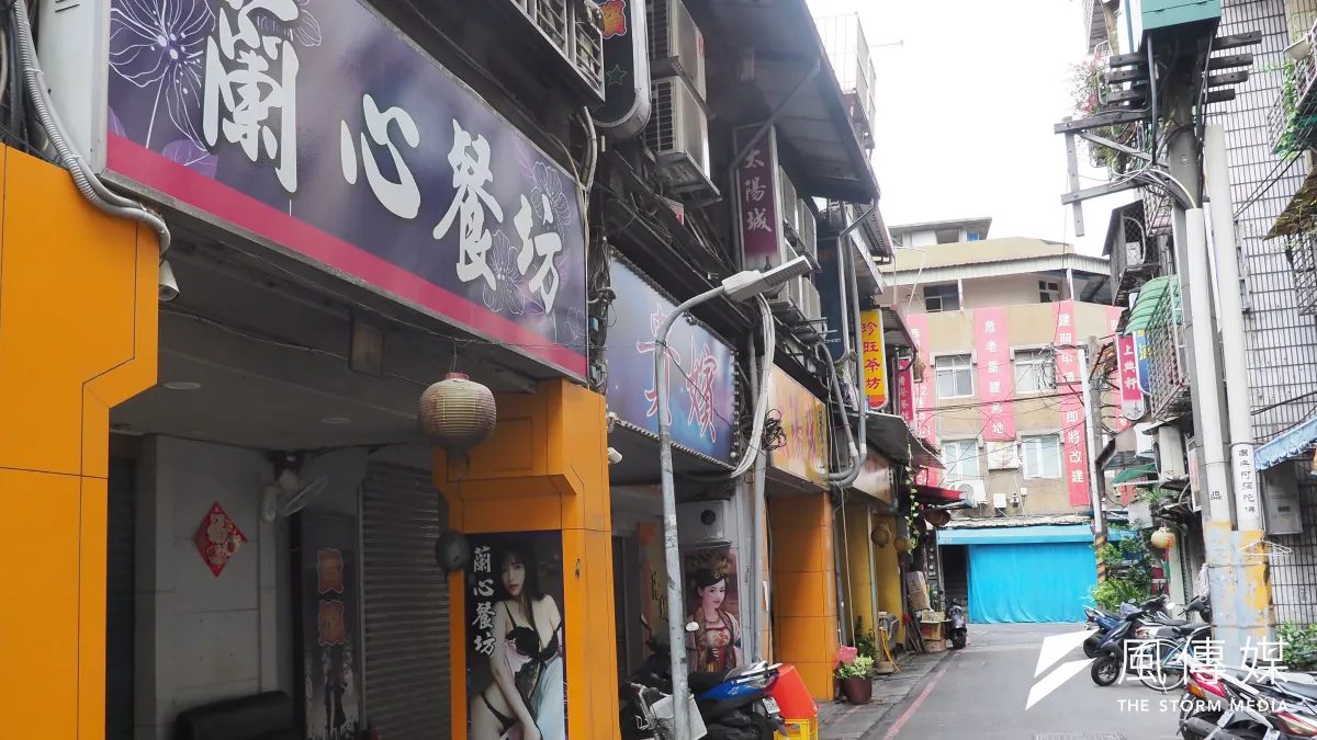 國民黨籍台北市議員王鴻薇指出,政府的防疫疏漏,造成萬華人來承擔,還要被新聞節目在電視上嘲笑。圖為疫情下的萬華街頭。(資料照,柯承惠攝)