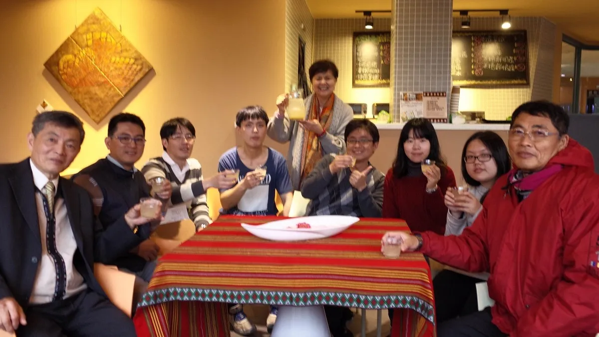「週三八里日」集點送驚喜 十三行迎賓請喝養生柚子茶
