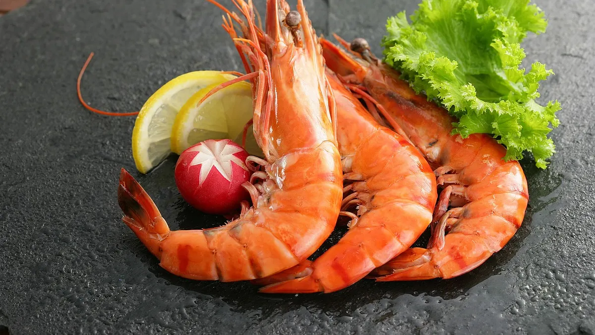 蝦子是受到許多人喜愛的海鮮,就有網友介紹了「醉蝦」和「啤酒蝦」的做法,想換種口味的民眾不妨在家試著做做看。(示意圖/取自pixabay) 蝦子是受到許多人喜愛的海鮮,就有網友介紹了「醉蝦」和「啤酒蝦」的做法,想換種口味的民眾不妨在家試著做做看。(示意圖/取自pixabay)