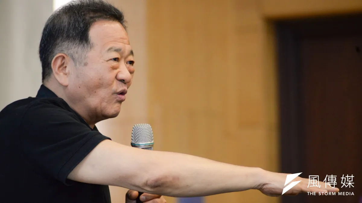 台大政治系教授李錫錕指出,「人」又分為好幾種,第一個層次便為「一般人」。(甘岱民攝)