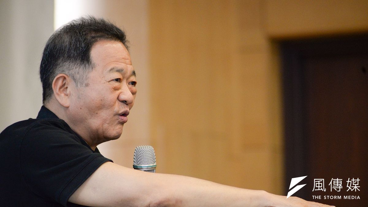 台大政治系教授李錫錕指出,「人」又分為好幾種,第一個層次便為「一般人」。(甘岱民攝) 台大政治系教授李錫錕指出,「人」又分為好幾種,第一個層次便為「一般人」。(甘岱民攝)